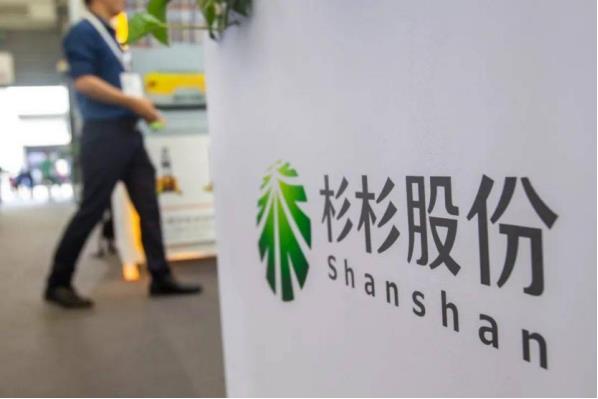 【热度】杉杉股份上半年净利大增119% 负极材料出货量突破8万吨