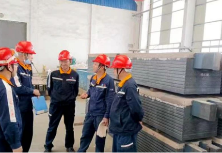 【热度】平果铝业自主组装的磷生铁阴极炭块进入规模化生产