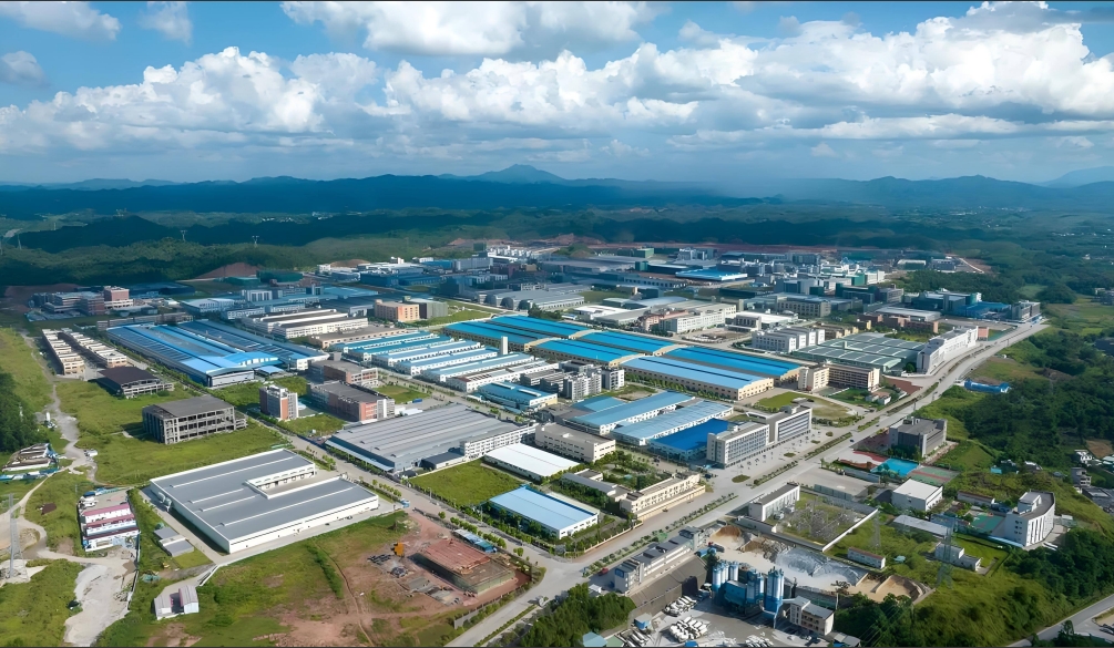 【国际热议】东南亚铝王砸2.4亿美元建厂！中国、北美都要用上“印尼造”氧化铝