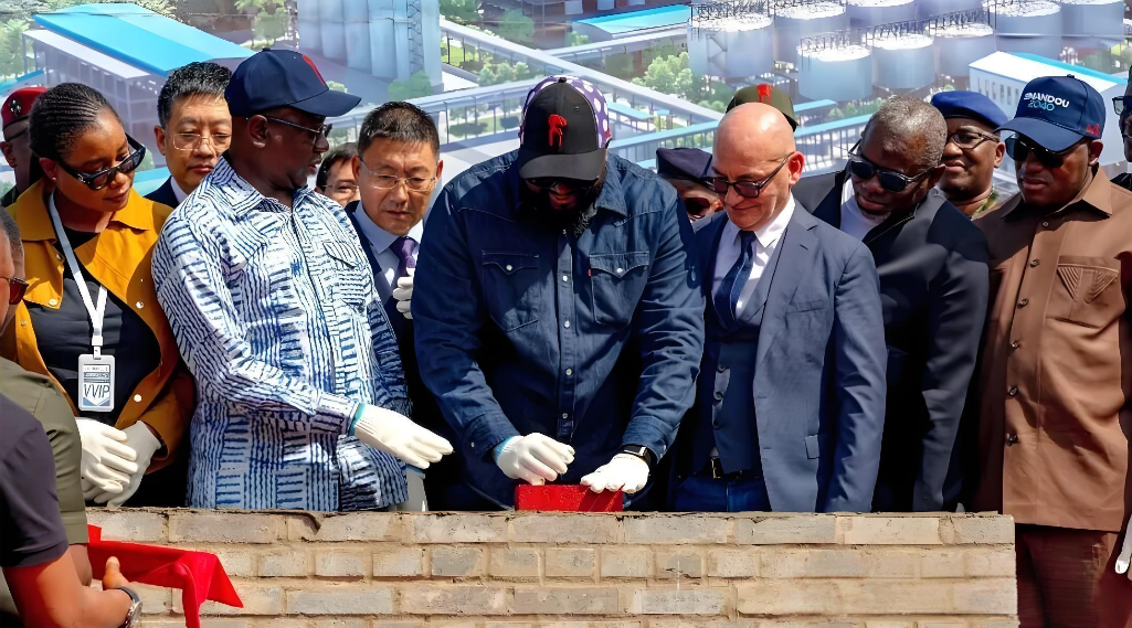 【热度】120万吨/年氧化铝项目奠基